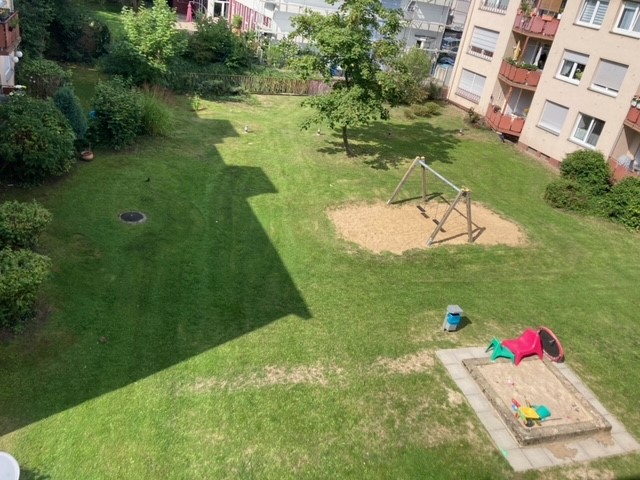 Traumhafte, große 3-Zi.-Whg. mit großem Balkon super zentral gelegen! E-Südviertel - Photo 2