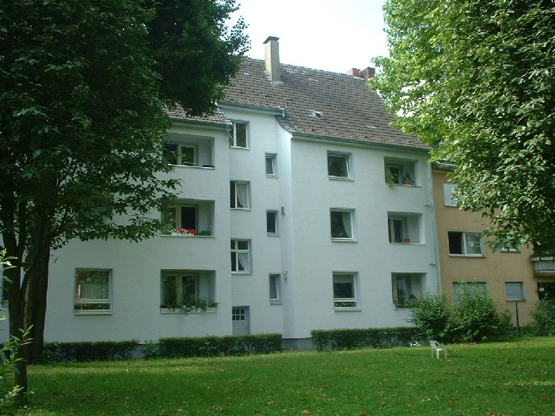 *** Modernisierte 4-Zi-Wohnung mit Loggia in beliebter Lage von Essen-Holsterhausen *** - Photo 1