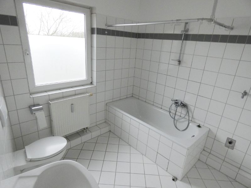 Helle, renovierte 3-Z-Wohnung mit Dachterrasse und EBK - Photo 1