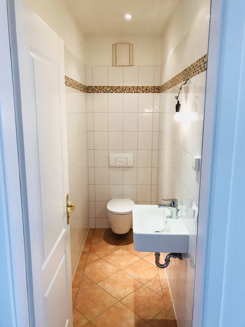 Modernisierte Dachgeschosswohnung der besonderen Art! - Foto 3