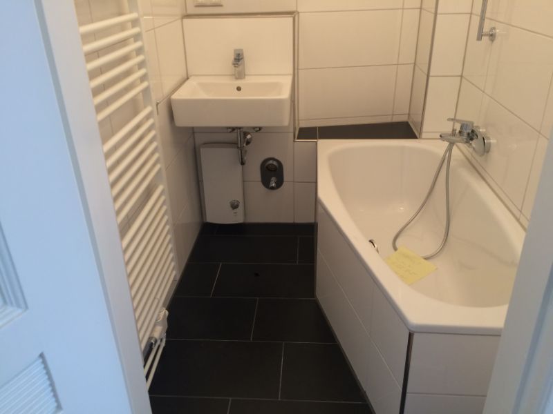 ** Wohnen am Wasser * Wohnung mit großer Küche in zentralere Lage zu Vermieten ** - Foto 4