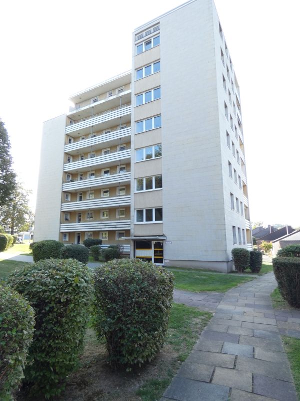Moderne 3-Zimmer-Wohnung mit Balkon und Fernblick! Nähe RRZ - Photo 2