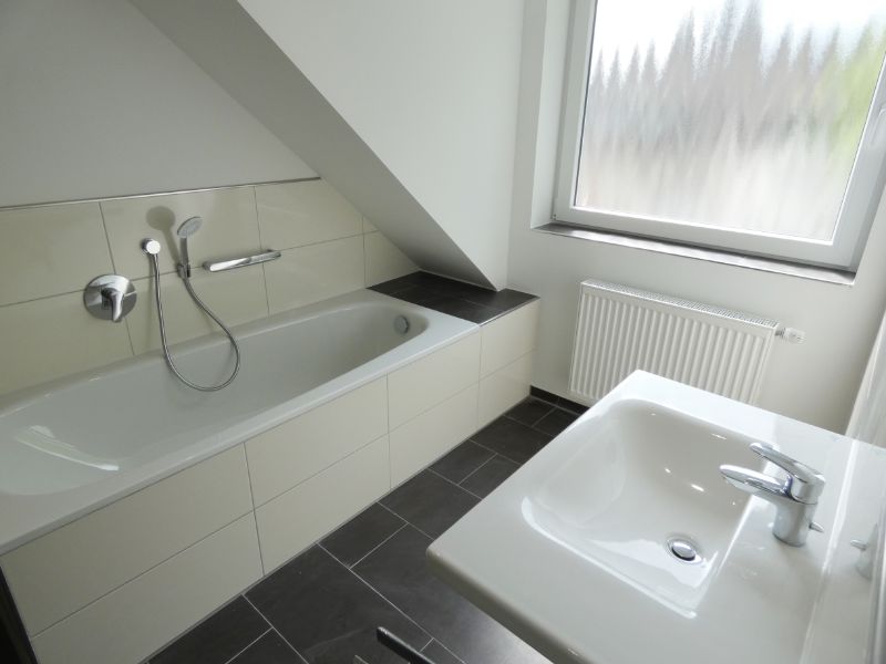 Traumhafte Maisonette-Wohnung mit Dachterrasse und Premiumbad auf der Margarethenhöhe! - Photo 4