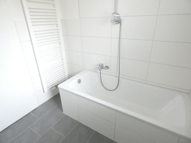 ** Große und moderne 3-Zi-Wohnung mit zwei Loggien ** - Foto 5