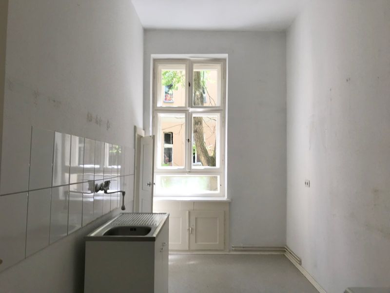 Renovierte 2-Zimmer Wohnung im schönen Altbau im Seitenflügel! - Photo 1
