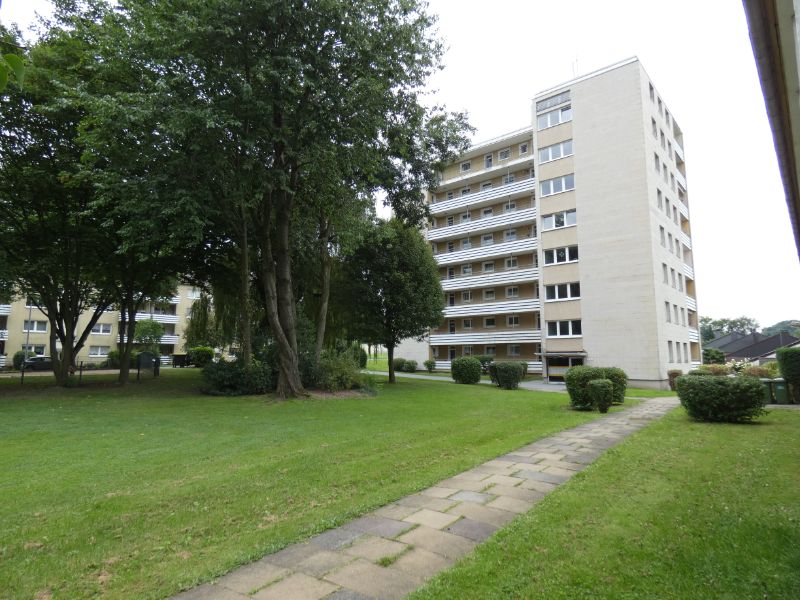 Moderne 3-Zimmer-Wohnung mit Balkon und Fernblick! Nähe RRZ - Photo 3