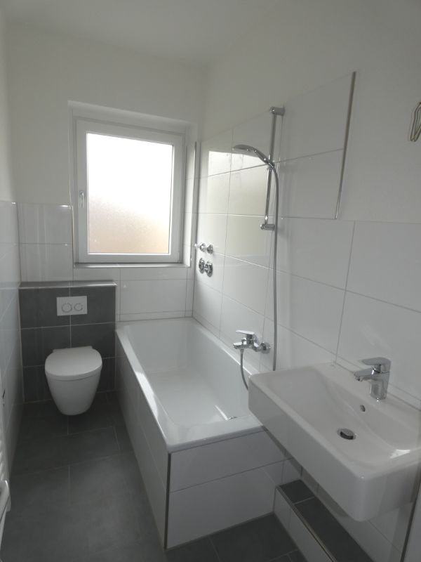 *** Das ist etwas für Sie! Charmante 2-Zimmerwohnung mit Balkon in Schlossparknähe! *** - Photo 3