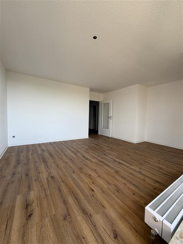 Neu sanierte Maisonette-Wohnung mit Loggia sucht Familie! - Photo 1