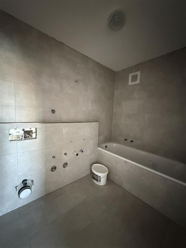 Neu sanierte Maisonette-Wohnung mit Loggia sucht Familie! - Photo 4