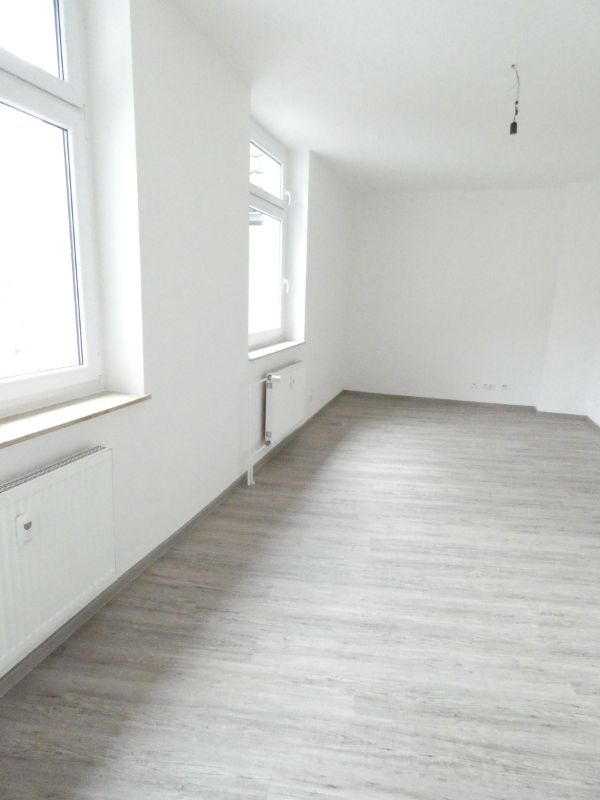 ** Modernisierte 2-Zi-Wohnung mit geräumiger Küche und zusätzlichem Raum in der Mansarde ** - Photo 1