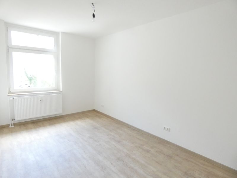 *** Modernisierte 2-Zi-Wohnung mit Loggia und zusätzlichem Mansardenraum *** - Foto 2