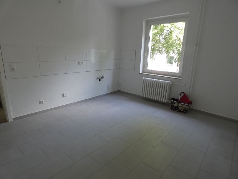 *** Smarte 2-Zi.-Wohnung mit Balkon und Grünblick! *** - Photo 4