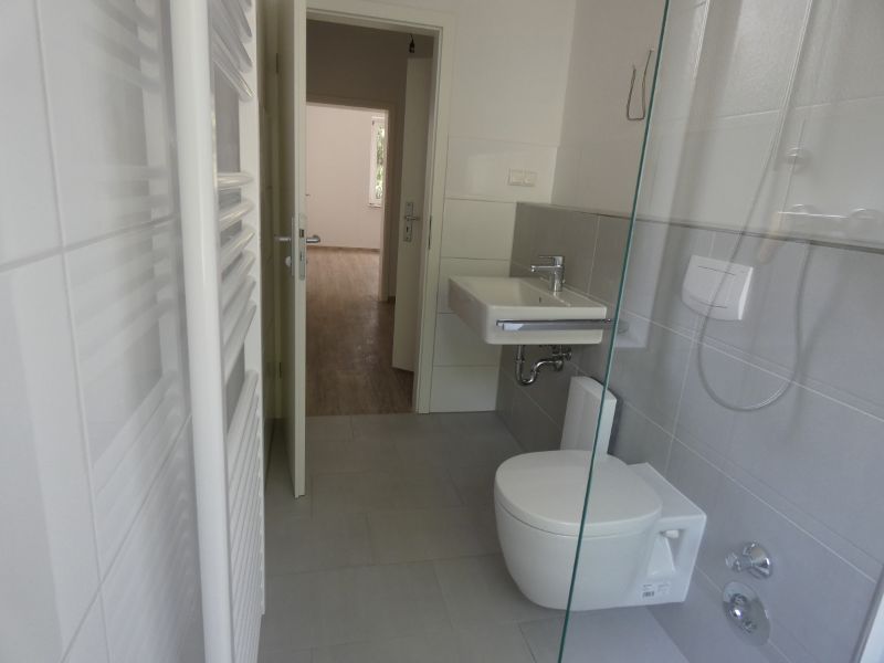 *** Smarte 2-Zi.-Wohnung mit Balkon und Grünblick! *** - Photo 5