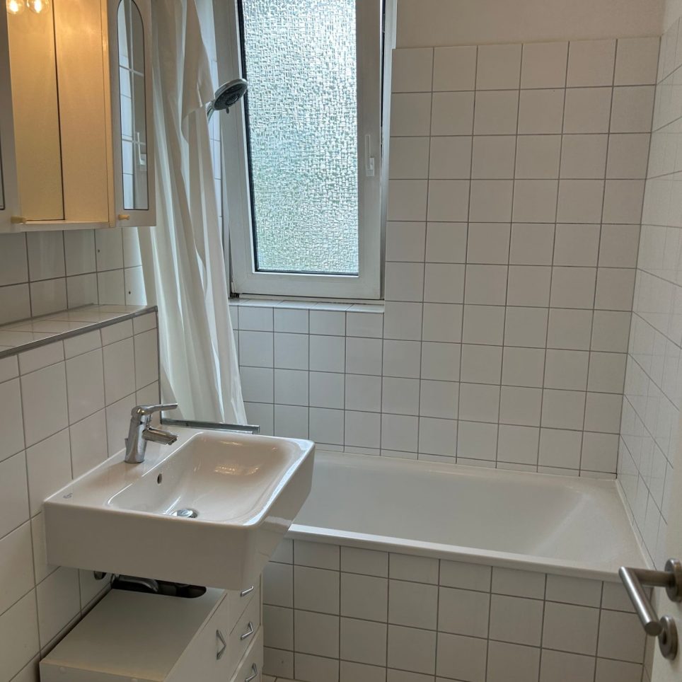 Wannenbad mit Fenster