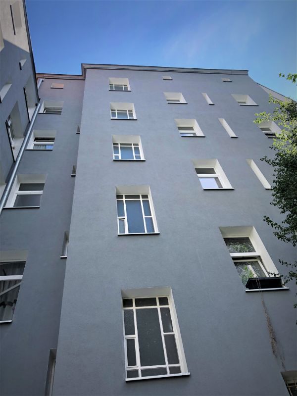 Großzügige Altbauwohnung mit zwei Balkonen und modernem Bad! - Foto 1