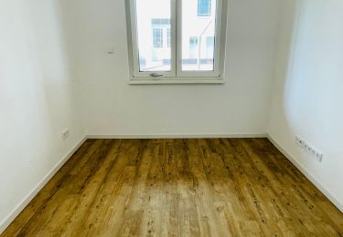 تصویر Schicker Neubau mit eigener Terrasse und EBK sucht neue Bewohner!