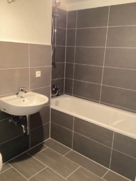 Helle Erdgeschosswohnung mit Terrasse im Herzen von Lankwitz ! - Photo 3