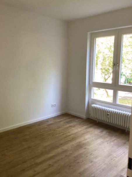 Helle Erdgeschosswohnung mit Terrasse im Herzen von Lankwitz ! - Photo 1