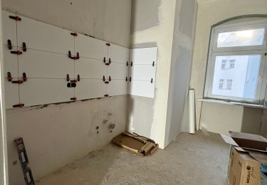 تصویر Großzügige Altbauwohnung mit zwei Balkonen und modernem Bad!