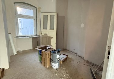 تصویر Großzügige Altbauwohnung mit zwei Balkonen und modernem Bad!