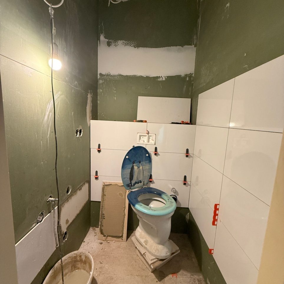 Gäste-WC im Sanierungszustand