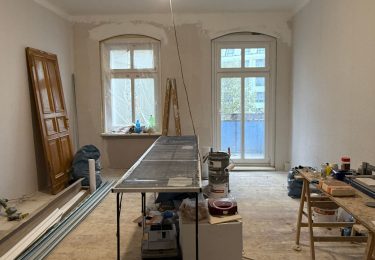 تصویر Großzügige Altbauwohnung mit zwei Balkonen und modernem Bad!
