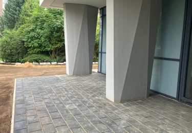 Terrasse (Bepflanzung vorhanden)