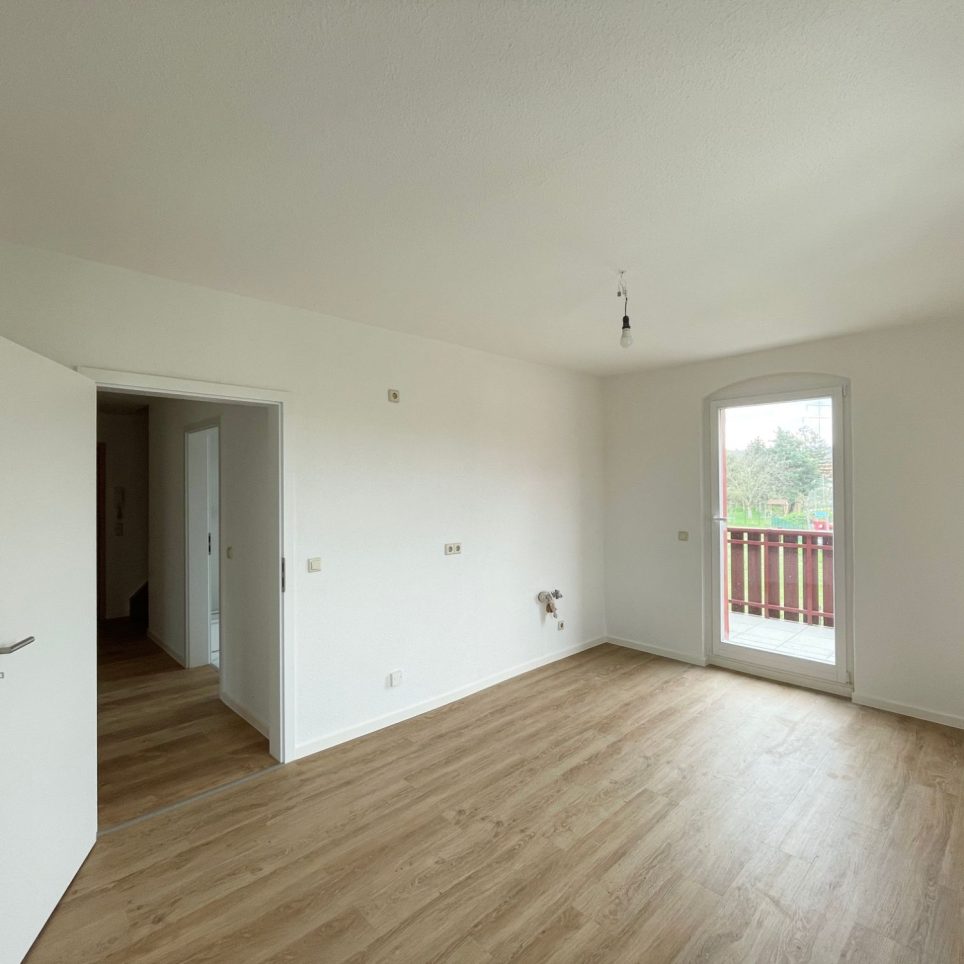 Küche mit Zugang zu Balkon