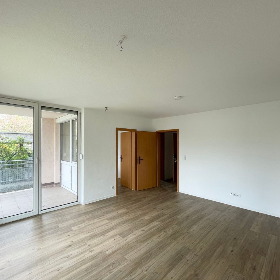 Wohnzimmer mit Blick zur Küche