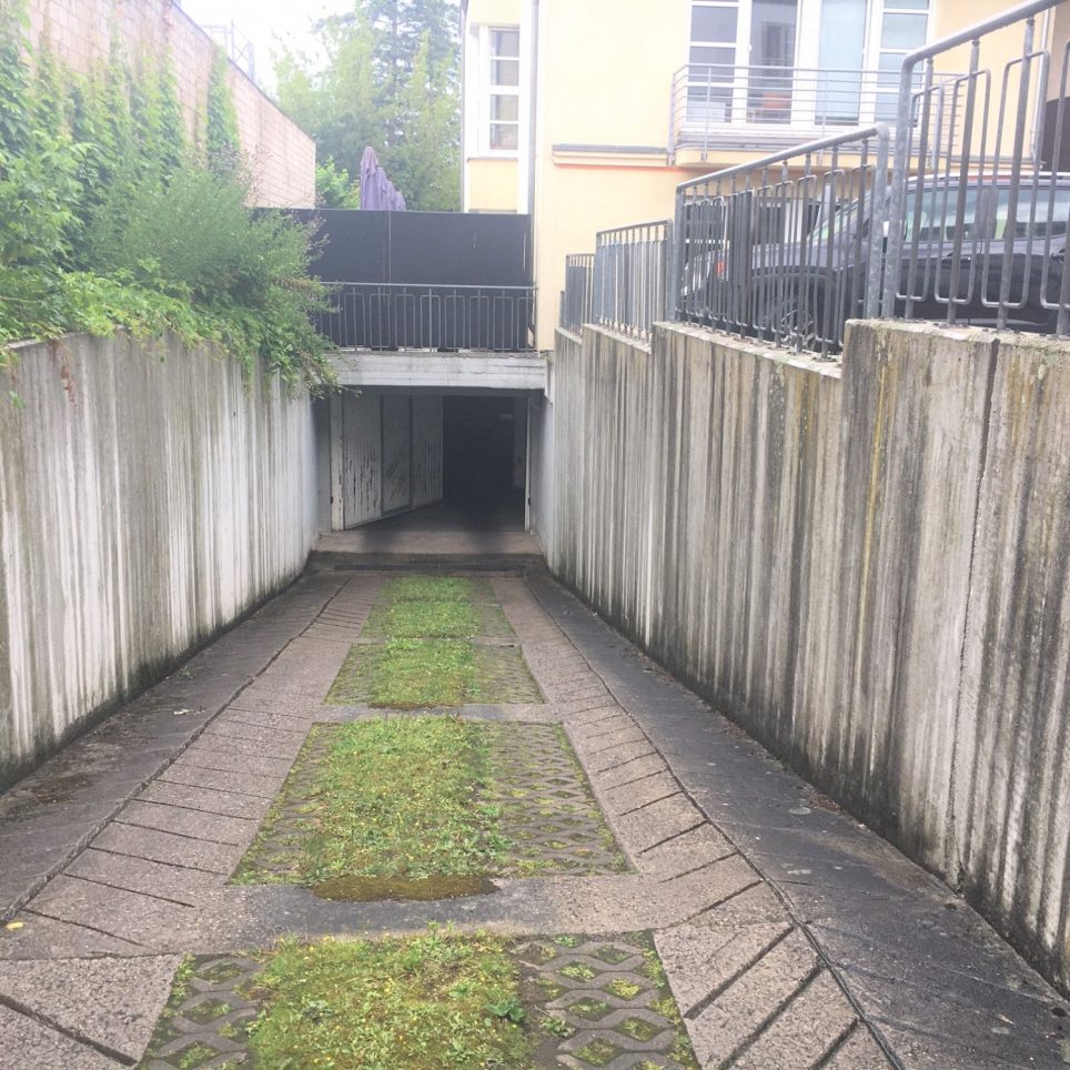 Einfahrt zur Tiefgarage