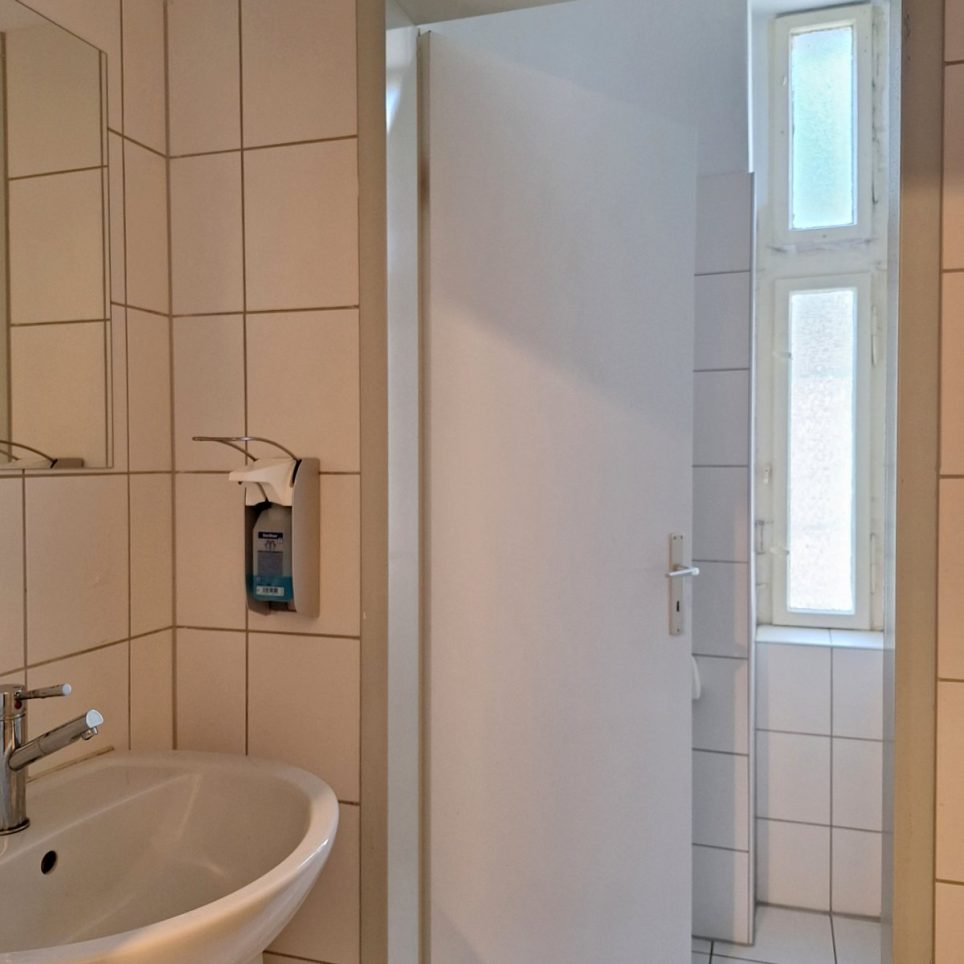 hell gefliest (WC 1)