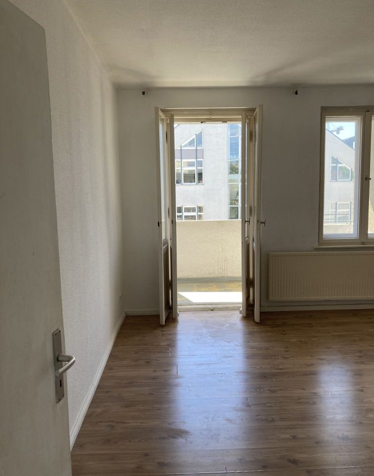 Zimmer aktuell (alter Bodenbelag)