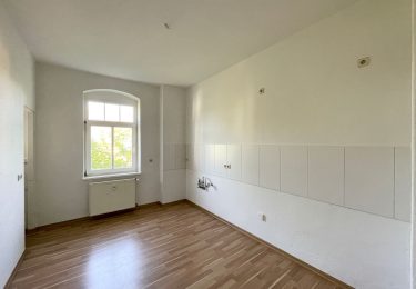 Küche mit Fliesenspiegel