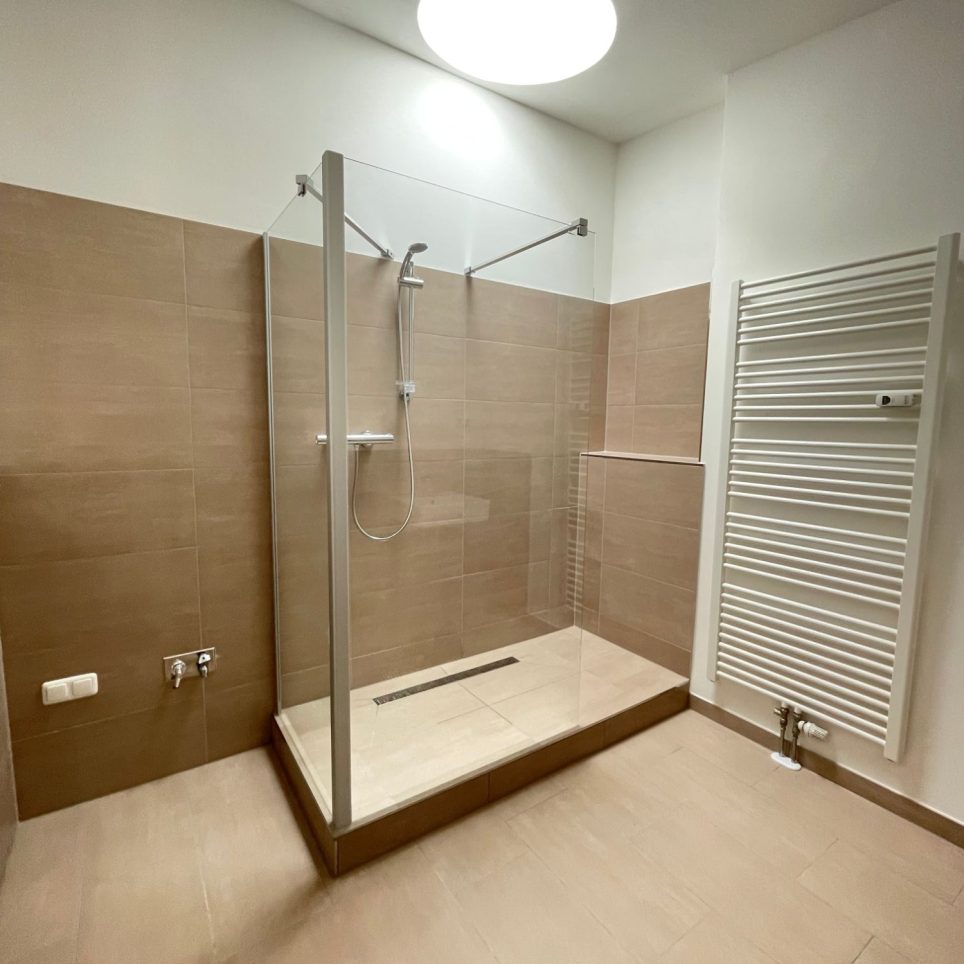 modernes Duschbad