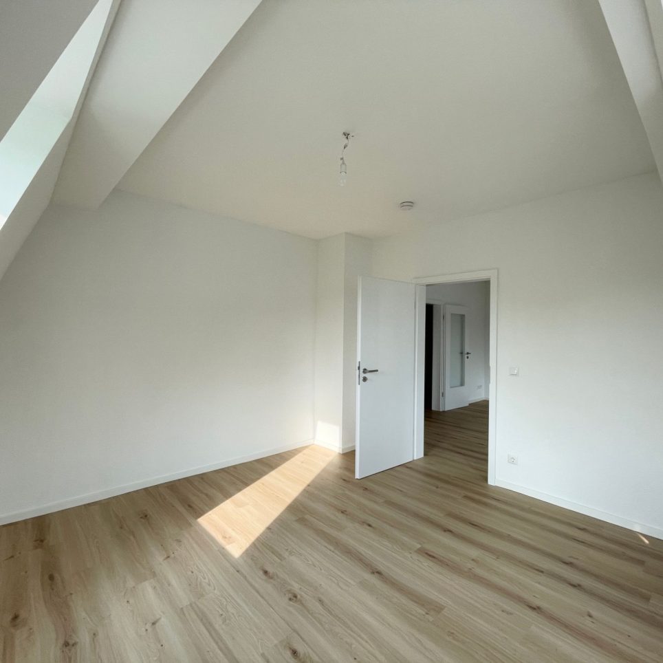 Schlafzimmer abgehend vom Wohnzimmer