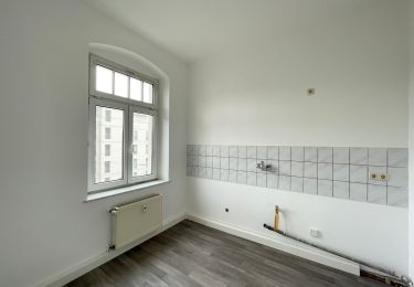 Küche mit Fliesenspiegel