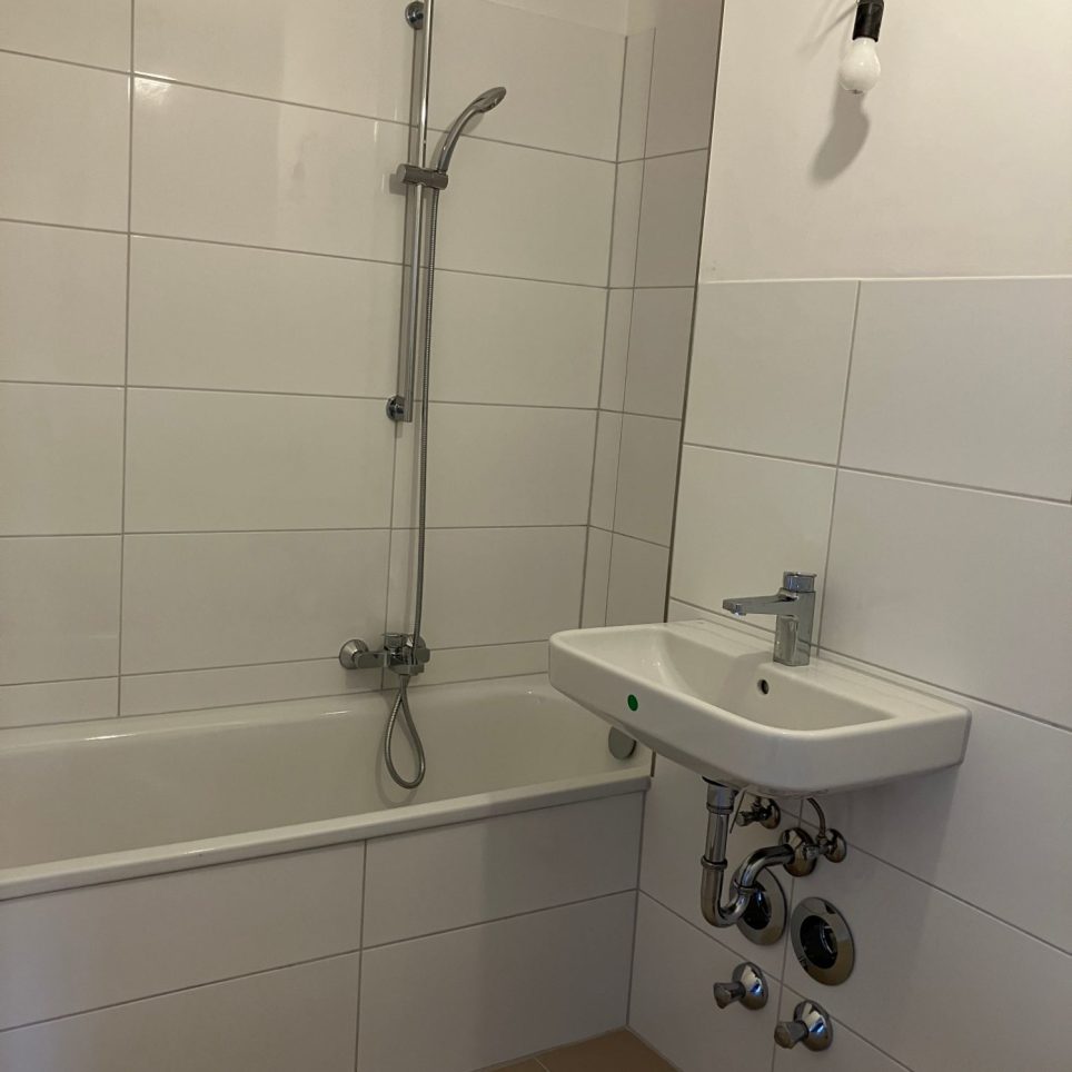 Bad mit Wanne