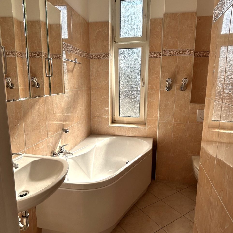Badezimmer (2.OG)