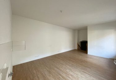 Großer, heller Wohnraum