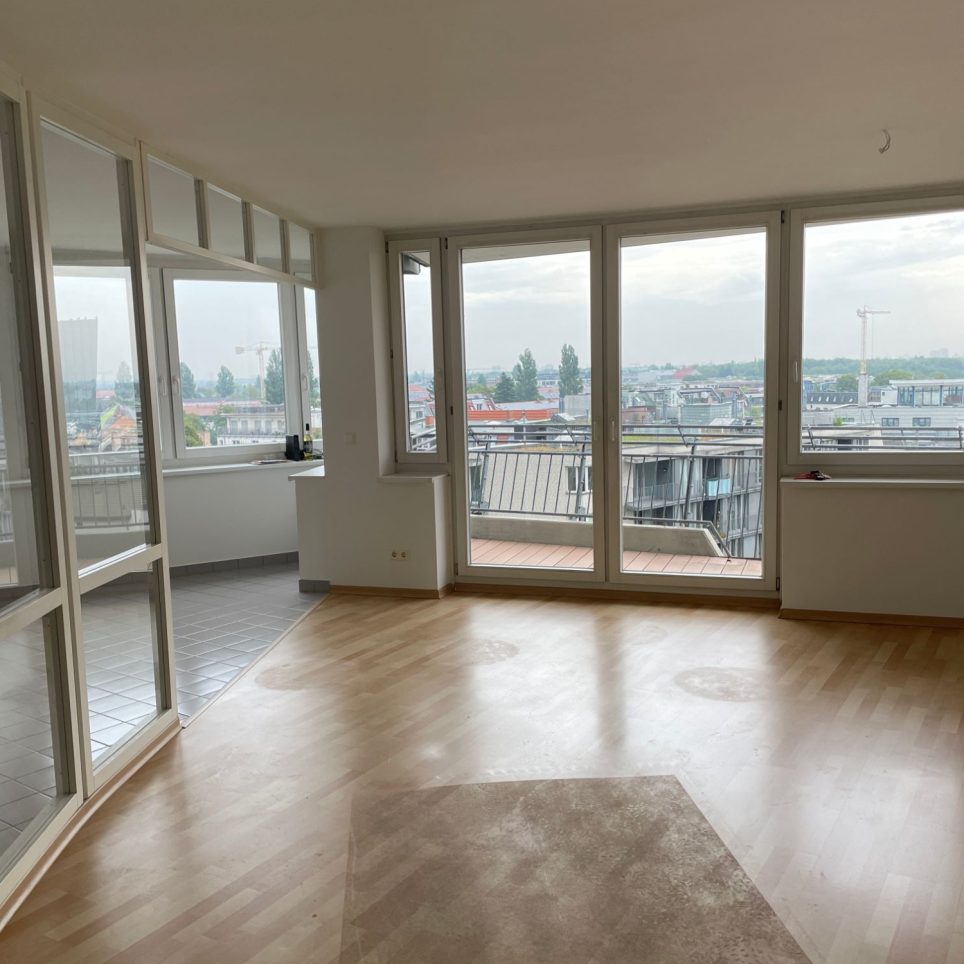 Wohnzimmer  mit Balkon