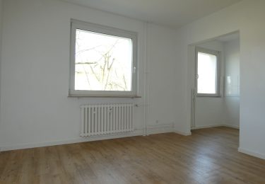 Beispielfoto Wohnraum mit angrenzender Küche