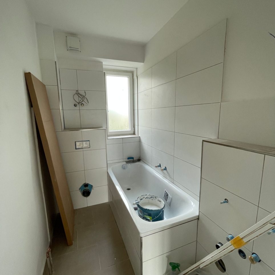 Wannenbadezimmer (noch im Ausbau)