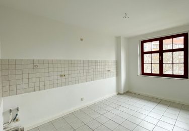 Küche mit Fliesenspiegel - exemplarisch