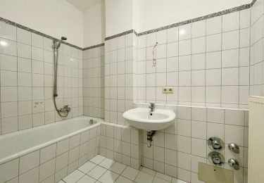 Wannenbad (innenliegend) - exemplarisch