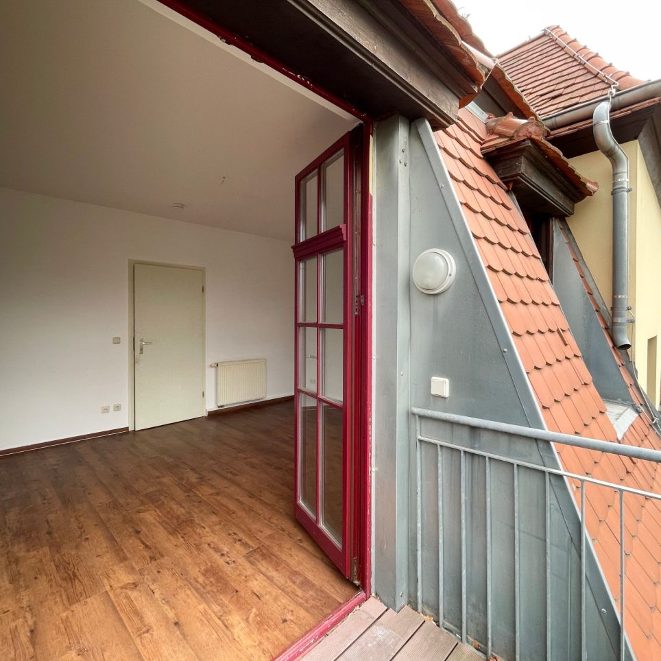 Balkon mit Blick ins Grüne - exemplarisch
