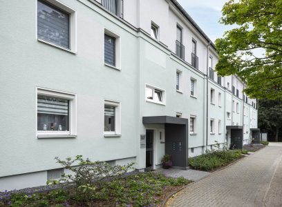 Mieter:innen an allen Wohnportfolio-Standorten profitieren von der Kooperation mit Hilfsorganisationen, so auch die Mieter:innen der Wohnanlage 