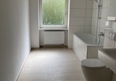 Modernes Tageslichtbad