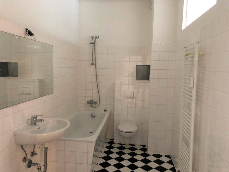 Beispielhaftes Badezimmer