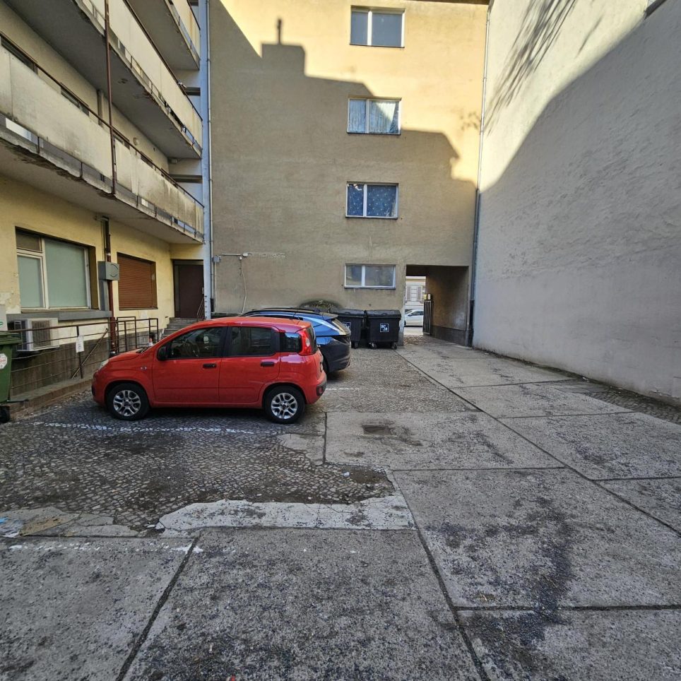 Parken im Innenhof!