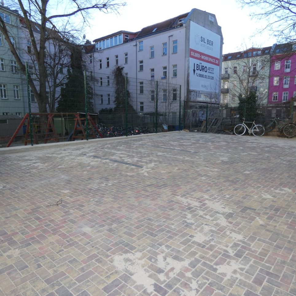 Stellplätze im Innenhof